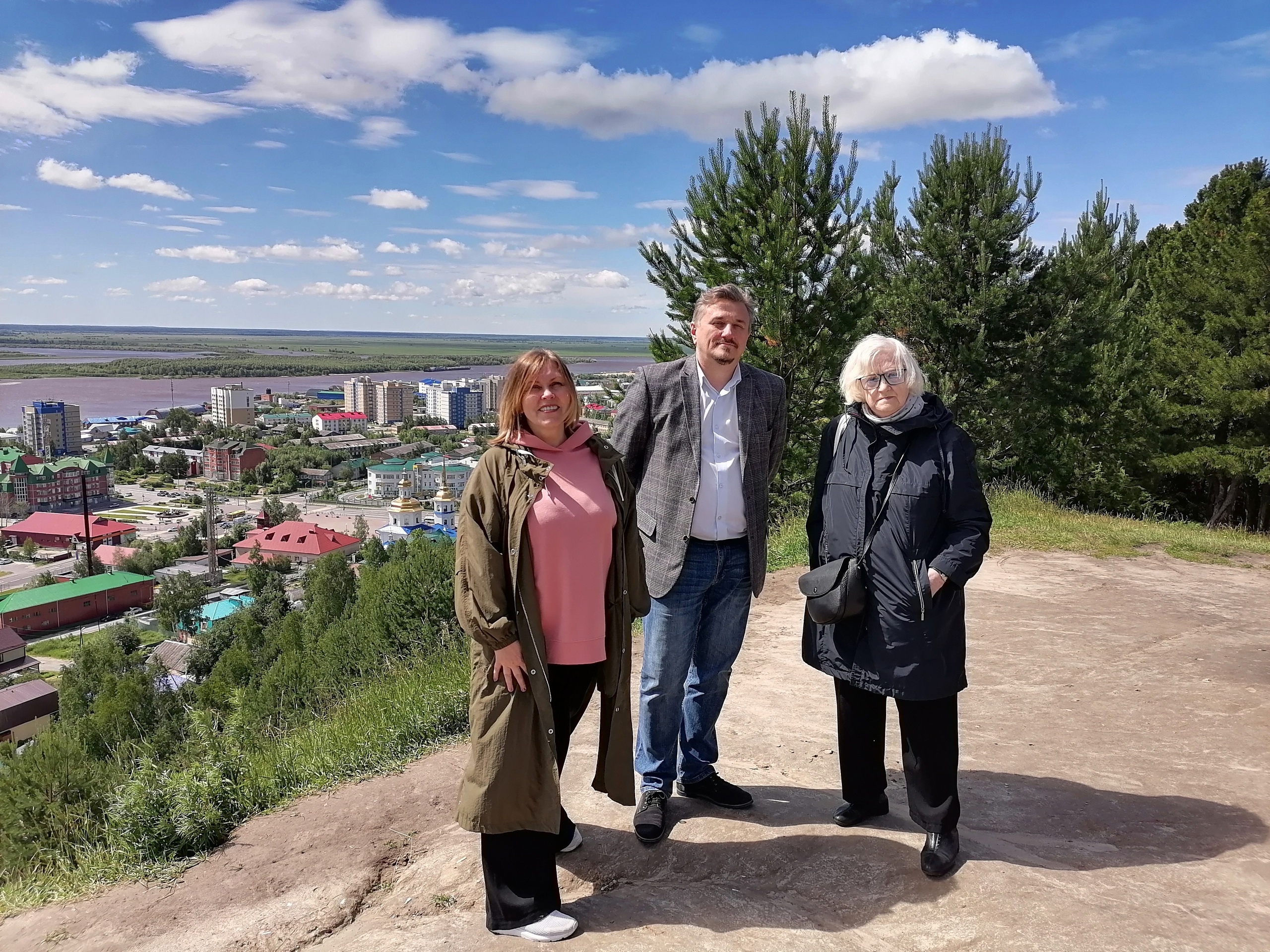К нам приехал театральный критик из Москвы